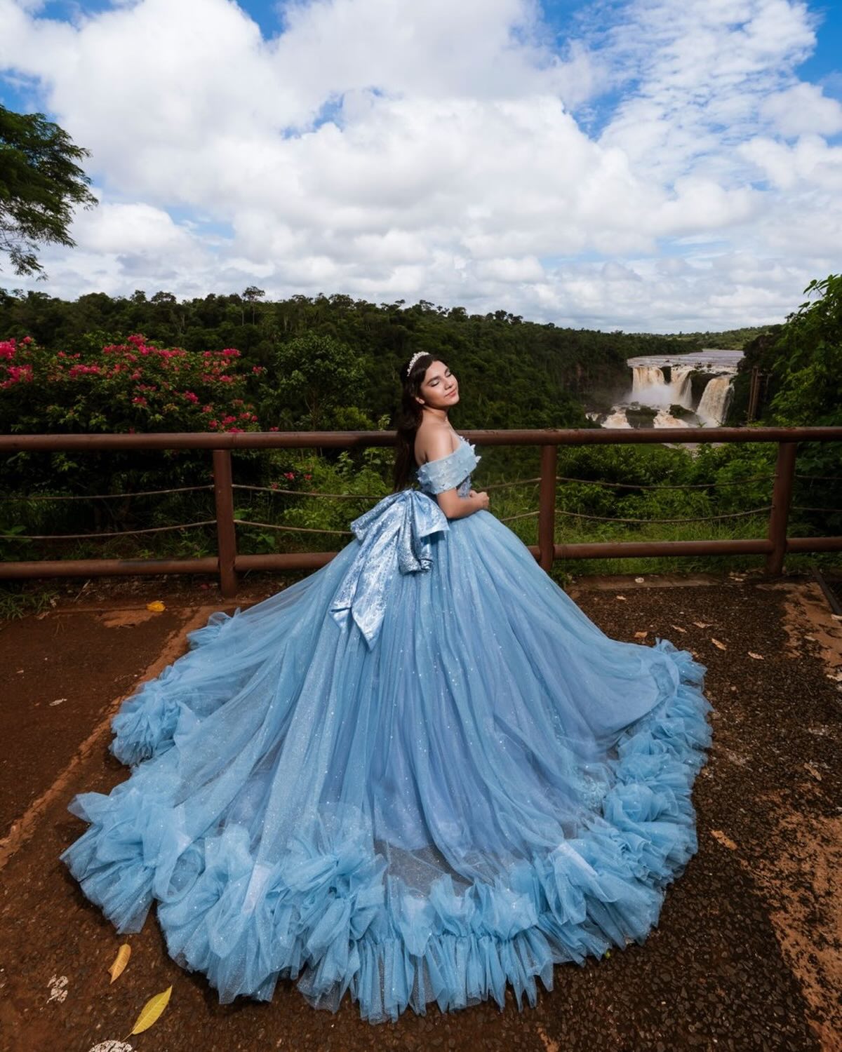 Vestido celeste en exteriores